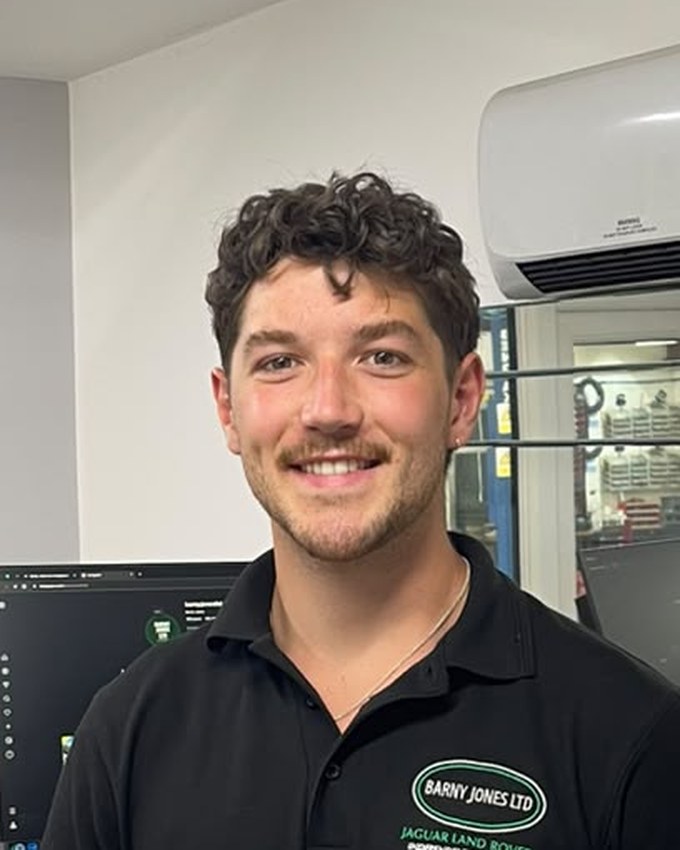 Marcus Jones, Trainee Manager