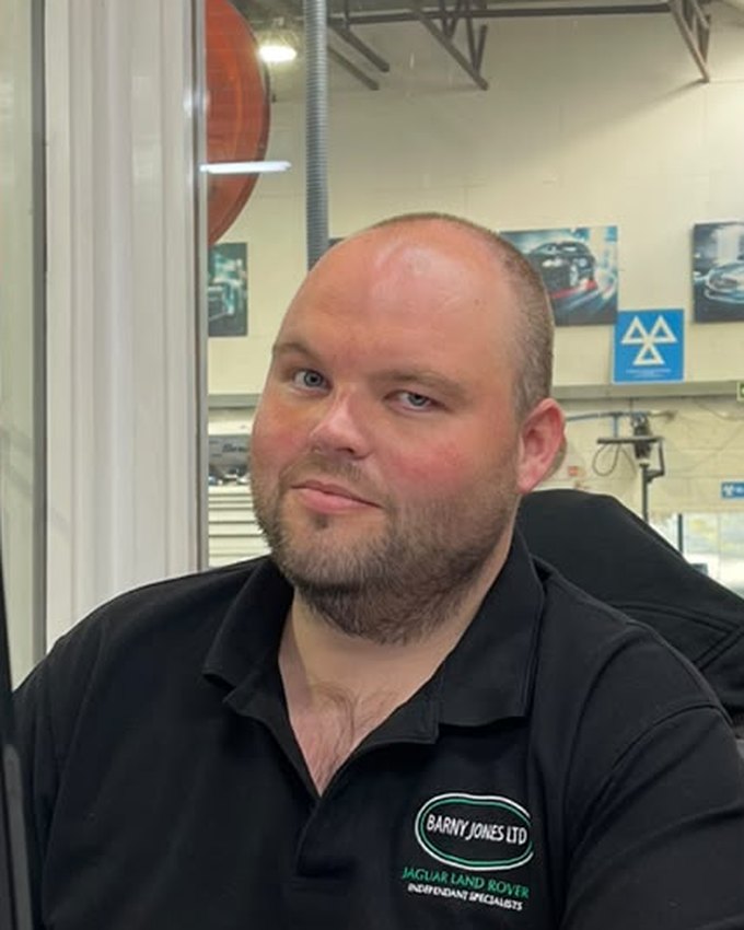 Sam, Service Advisor