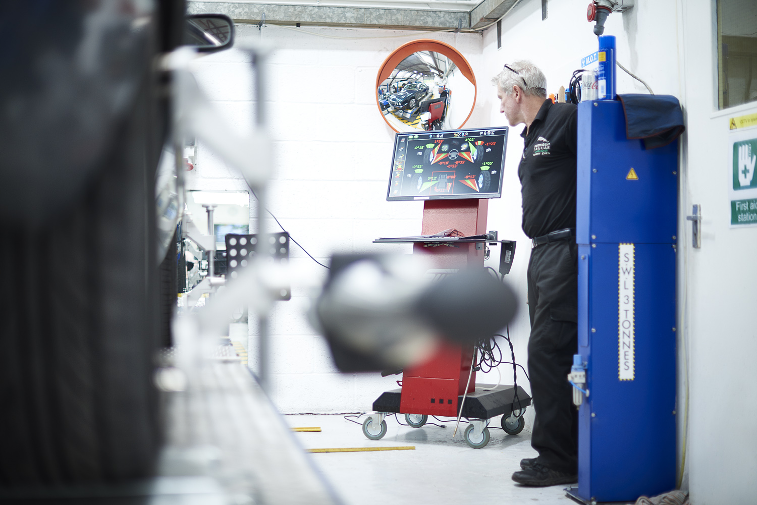 Professional Jaguar & Land Rover Barny Jones Ltd.